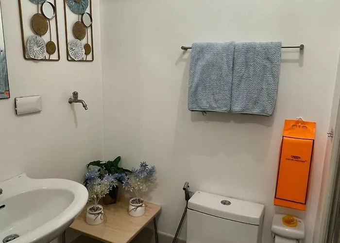 Greece Theme Boni Mrt Train Edsa 1br With Netflix Prime Hbo Max Fast Internet Pool Light Mall Apartment Manila