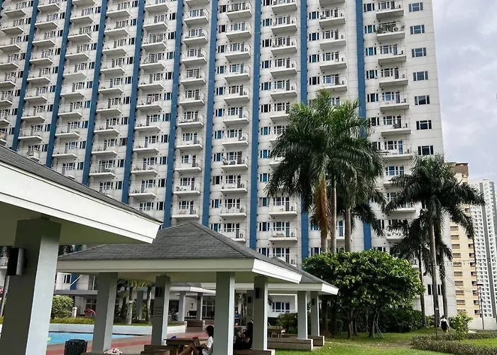 Greece Theme Boni Mrt Train Edsa 1br With Netflix Prime Hbo Max Fast Internet Pool Light Mall